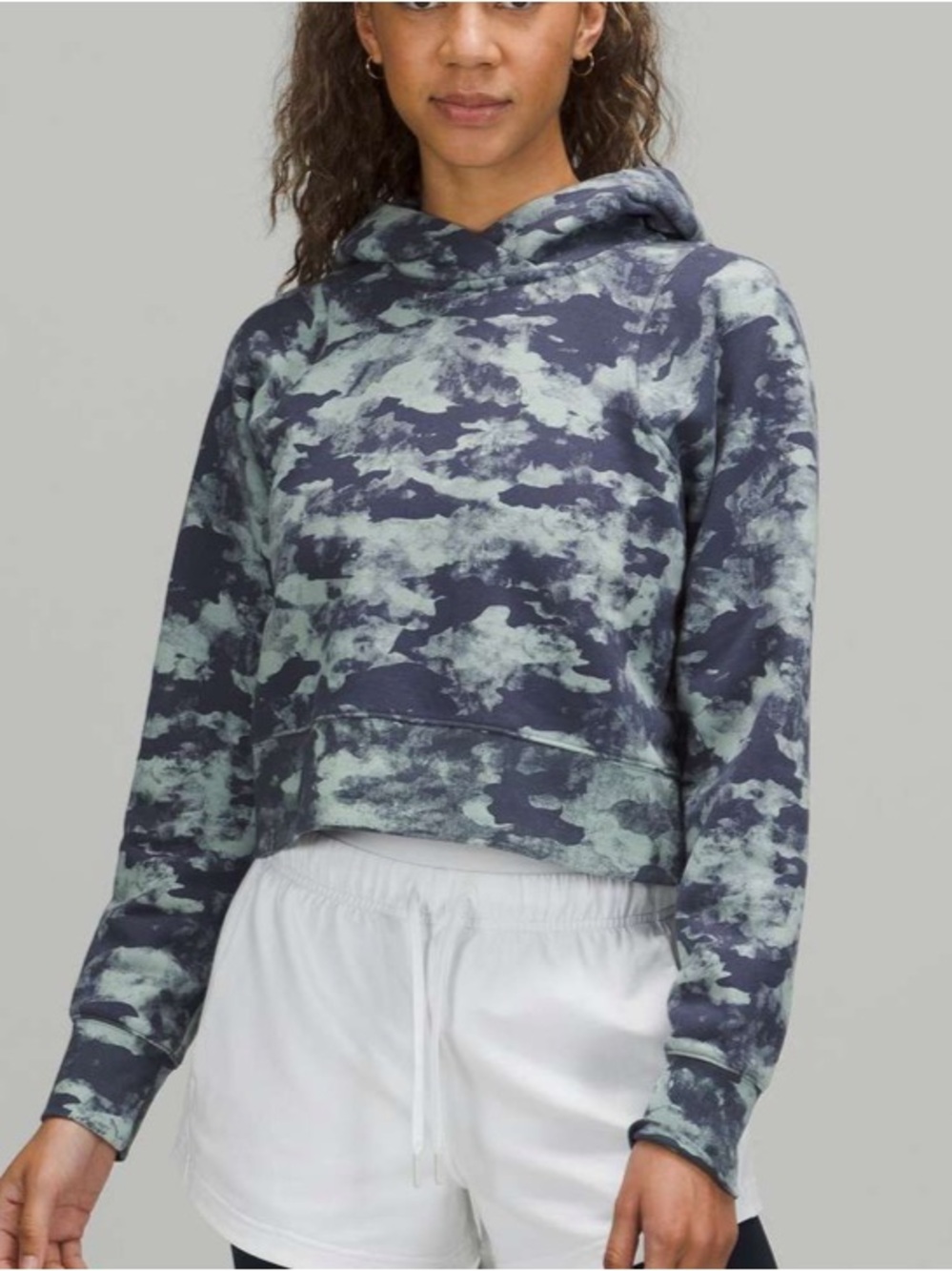 LULULEMON LOUNGEFUL CROPPED HOODIE